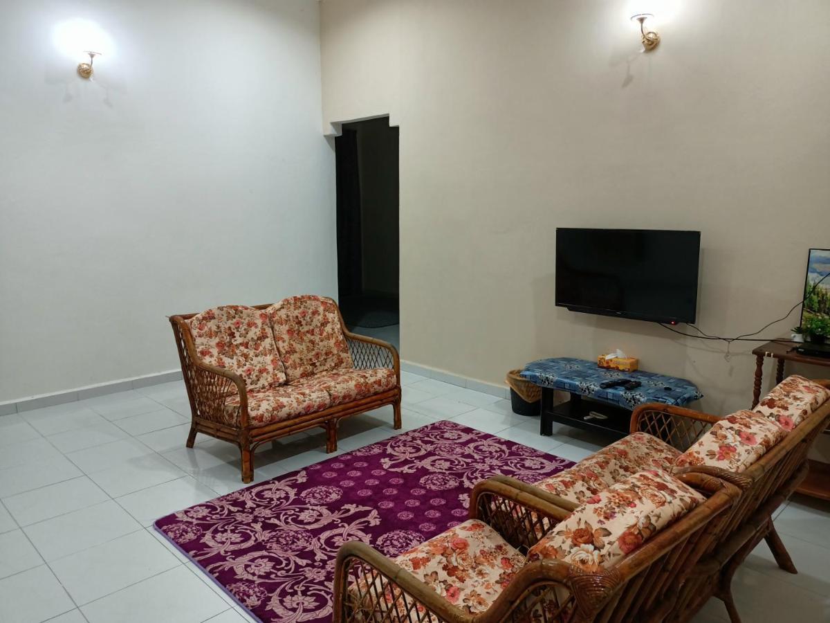 Ummi'S Homestay Kuala Besut Kampong Baru Dış mekan fotoğraf
