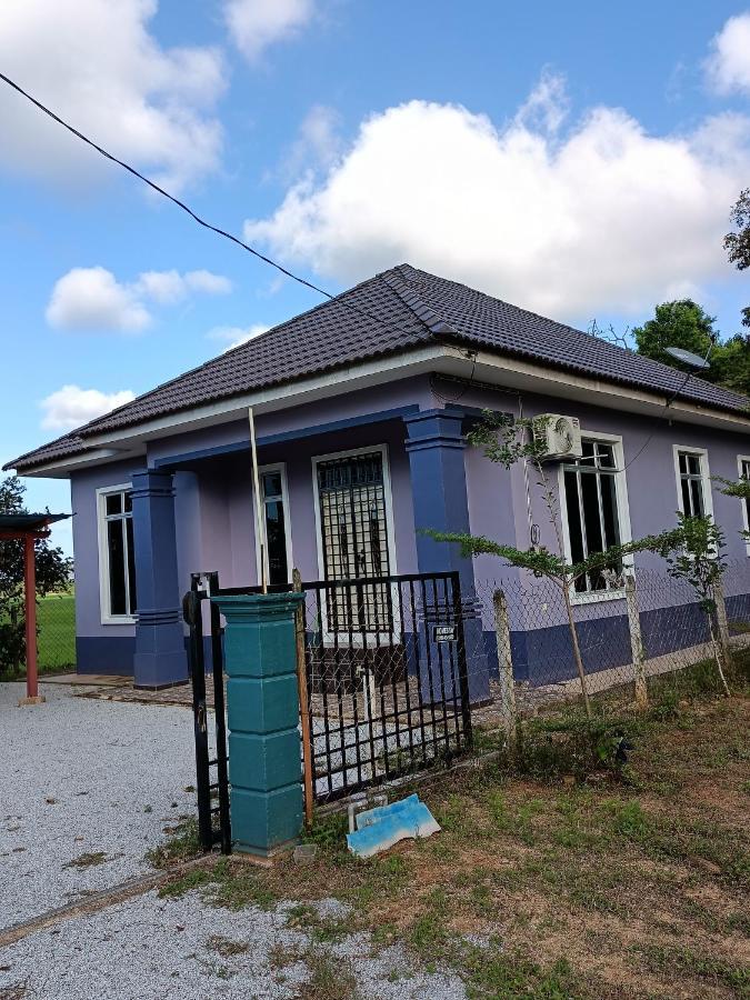 Ummi'S Homestay Kuala Besut Kampong Baru Dış mekan fotoğraf